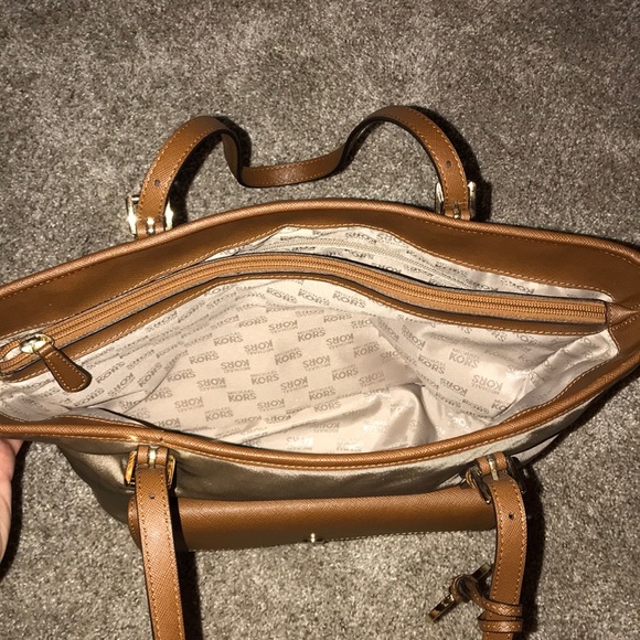 Michael Kors jet set nylon large pocket tan tote - Picture 3 of 8